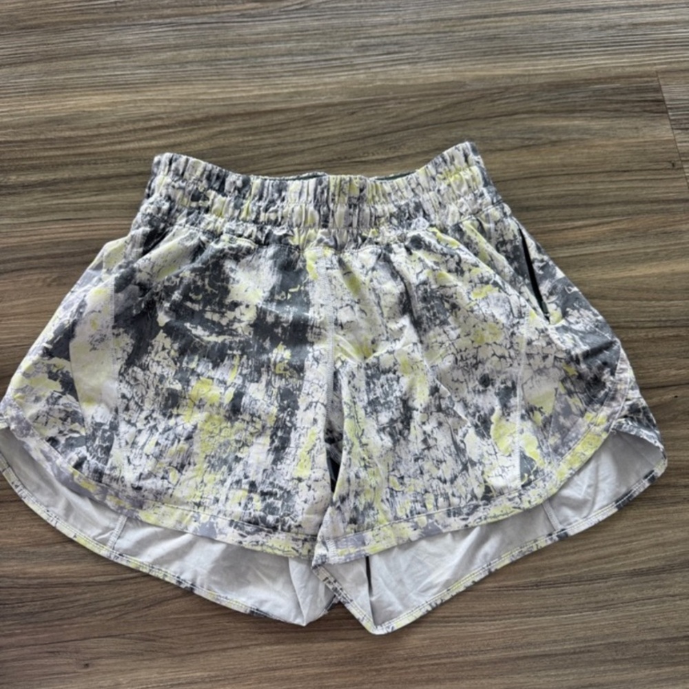 lululemon athletica Women's Athletic Shorts - Gray & Yellow Abstract